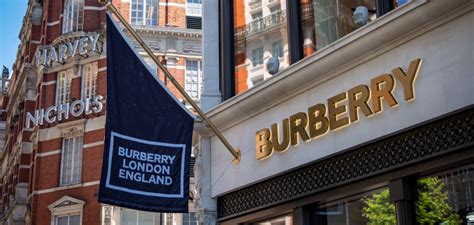 burberry advertising strategy